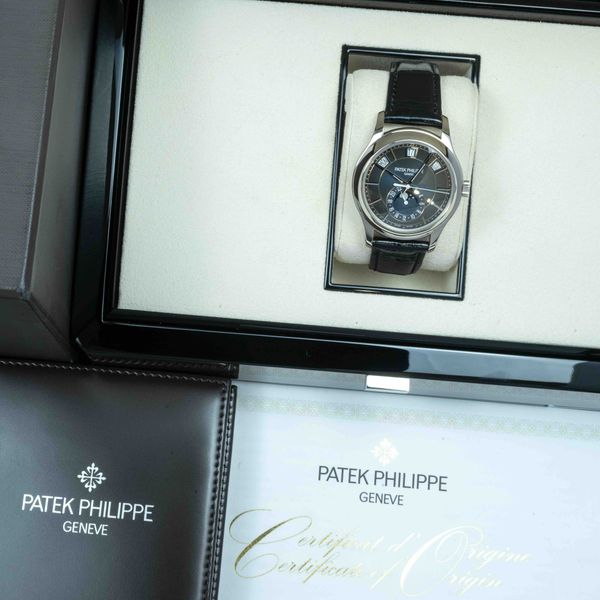 Patek Philippe Complications 5205G-013